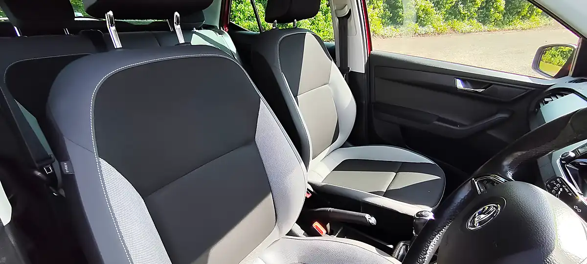 Used 2015 Skoda Fabia Se Red - Interior and Exterior details 11