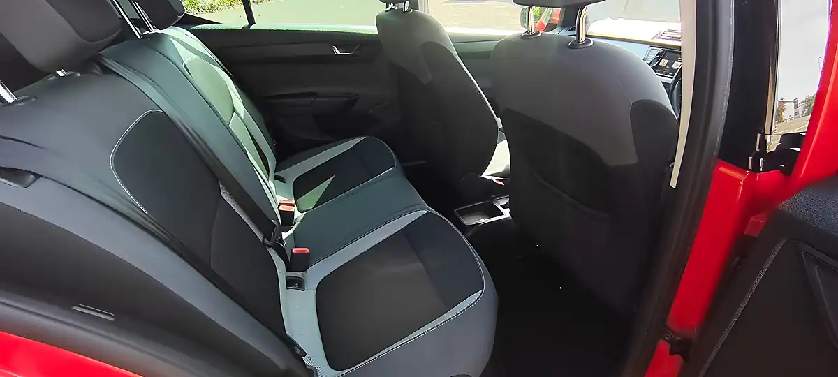 Used 2015 Skoda Fabia Se Red - Interior and Exterior details 12