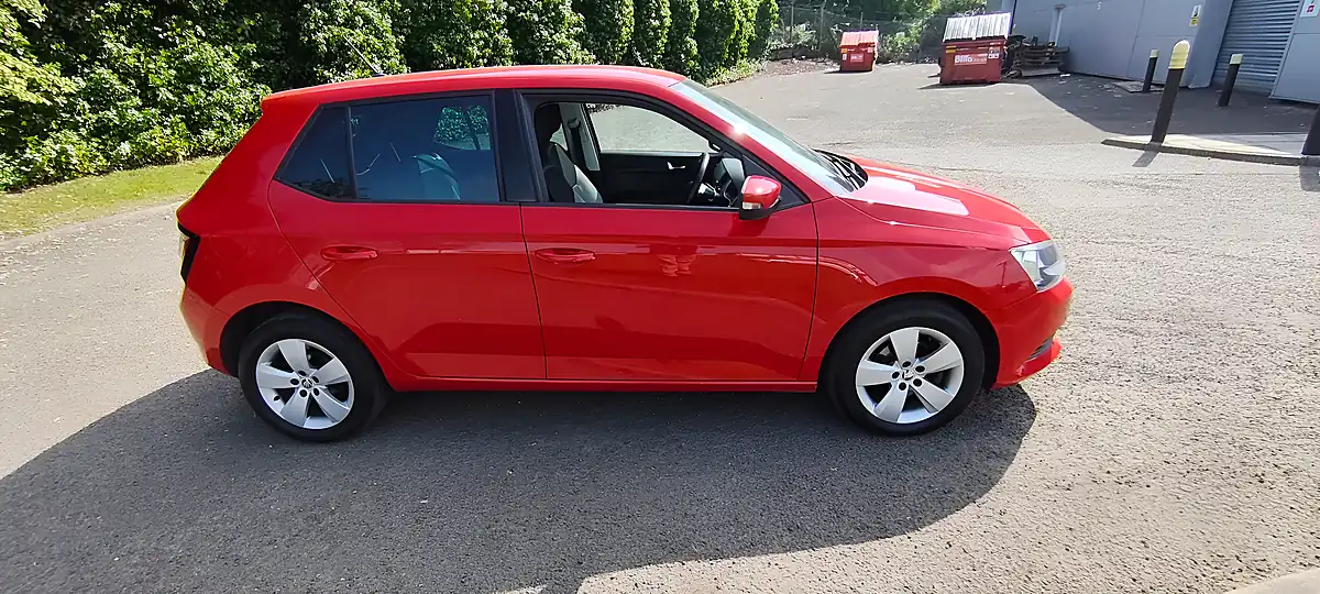 Used 2015 Skoda Fabia Se Red - Interior and Exterior details 6