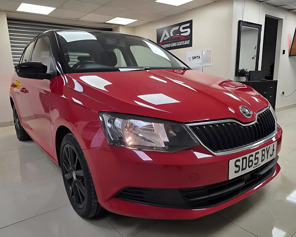 Used 2015 Skoda Fabia Se Red - Front View