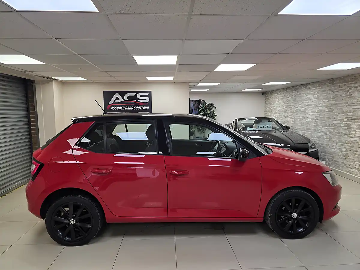 Used 2015 Skoda Fabia Se Red - Interior and Exterior details 13