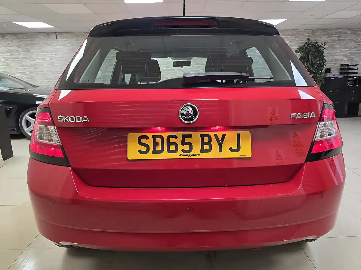 Used 2015 Skoda Fabia Se Red - Interior and Exterior details 14