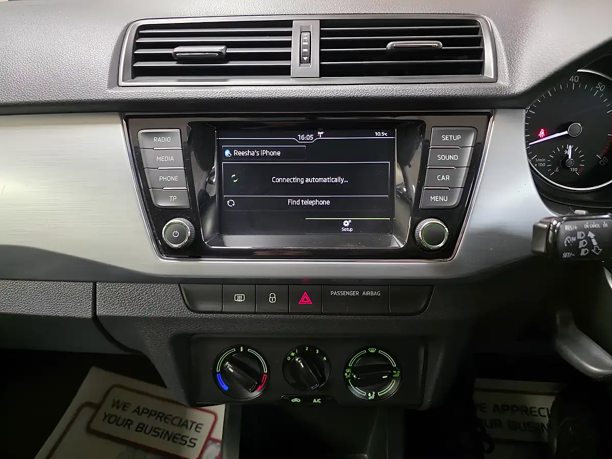 Used 2015 Skoda Fabia Se Red - Interior and Exterior details 5