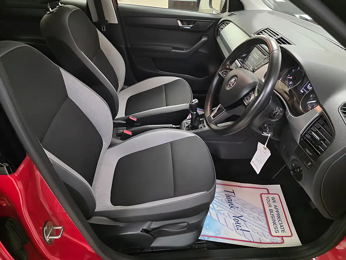 Used 2015 Skoda Fabia Se Red - Interior and Exterior details 6
