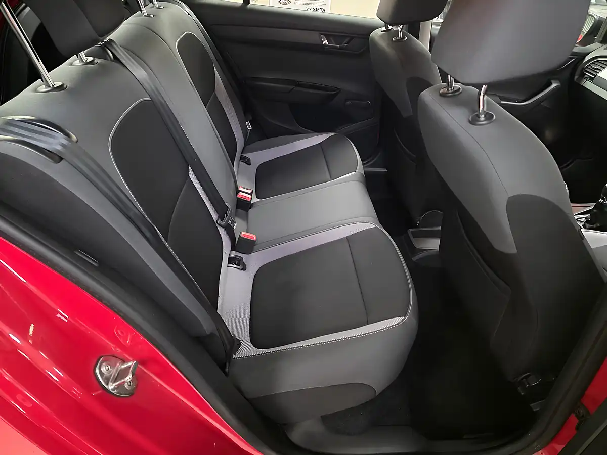 Used 2015 Skoda Fabia Se Red - Interior and Exterior details 8
