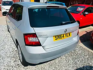 Used 2015 Skoda Fabia Se Silver - Interior and Exterior details 13