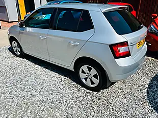 Used 2015 Skoda Fabia Se Silver - Interior and Exterior details 14