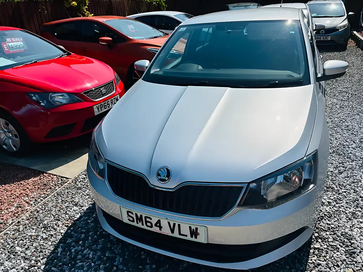 Used 2015 Skoda Fabia Se Silver - Interior and Exterior details 18