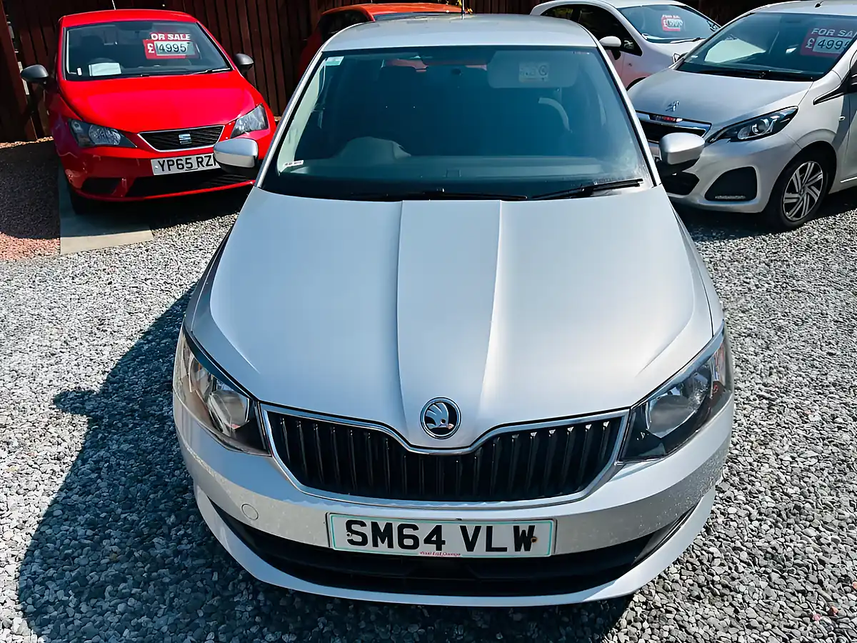 Used 2015 Skoda Fabia Se Silver - Interior and Exterior details 3