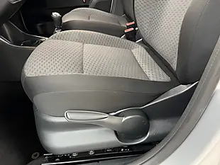 Used 2015 Skoda Fabia Se Silver - Interior and Exterior details 15