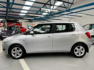 Used 2015 Skoda Fabia Se Silver - Interior and Exterior details 3