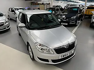 Used 2015 Skoda Fabia Se Silver - Interior and Exterior details 5