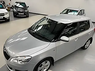 Used 2015 Skoda Fabia Se Silver - Interior and Exterior details 7