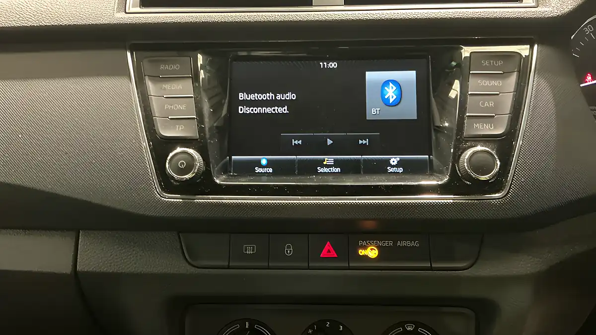 Used 2015 Skoda Fabia Se Silver - Interior and Exterior details 12