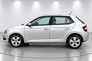 Used 2015 Skoda Fabia Se Silver - Interior and Exterior details 10