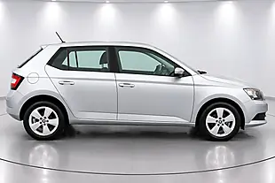 Used 2015 Skoda Fabia Se Silver - Interior and Exterior details 7