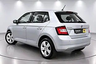 Used 2015 Skoda Fabia Se Silver - Interior and Exterior details 9