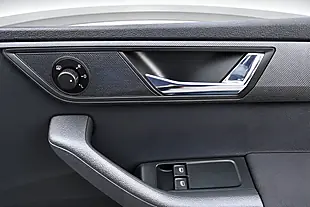 Used 2015 Skoda Fabia Se Silver - Interior and Exterior details 20
