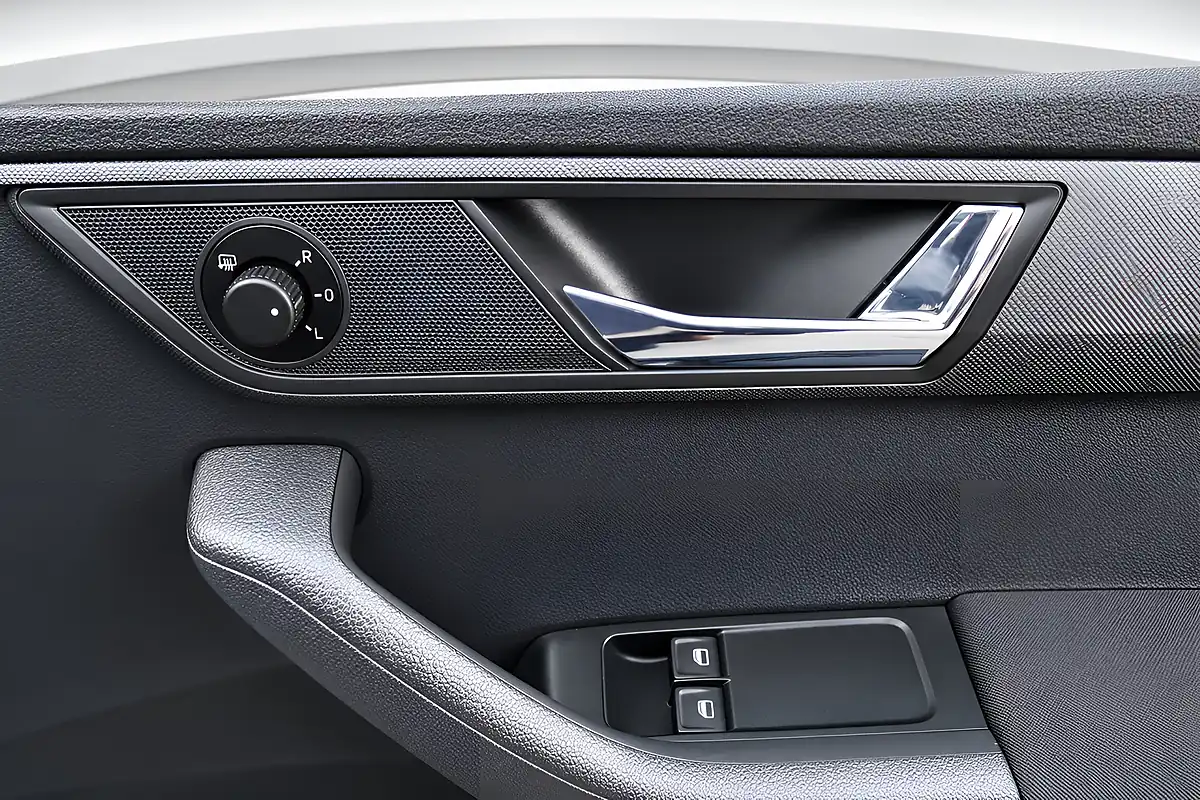 Used 2015 Skoda Fabia Se Silver - Interior and Exterior details 20