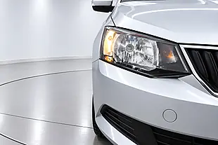 Used 2015 Skoda Fabia Se Silver - Interior and Exterior details 3