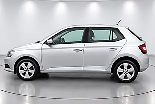 Used 2015 Skoda Fabia Se Silver - Interior and Exterior details 7