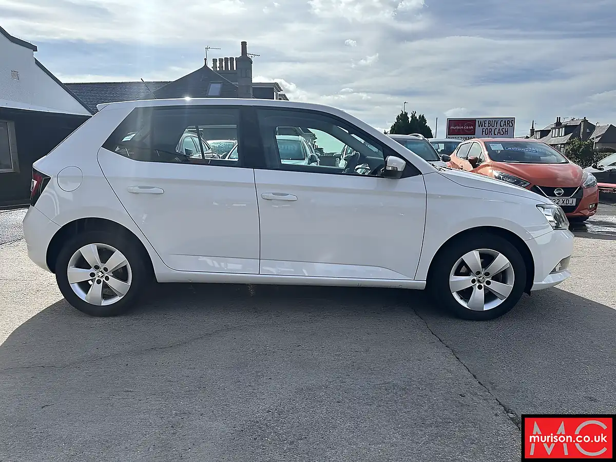 Used 2015 Skoda Fabia Se White - Interior and Exterior details 3