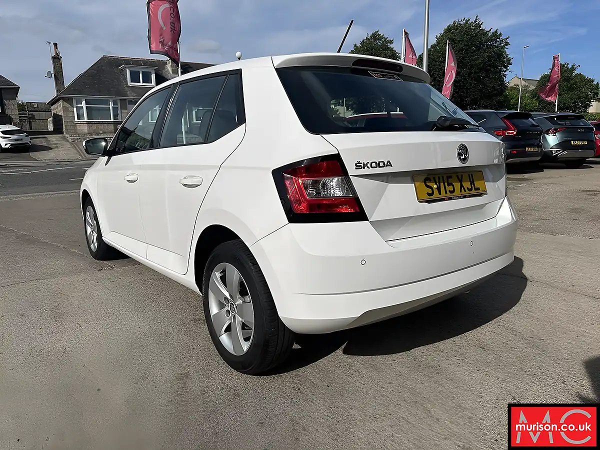 Used 2015 Skoda Fabia Se White - Interior and Exterior details 9