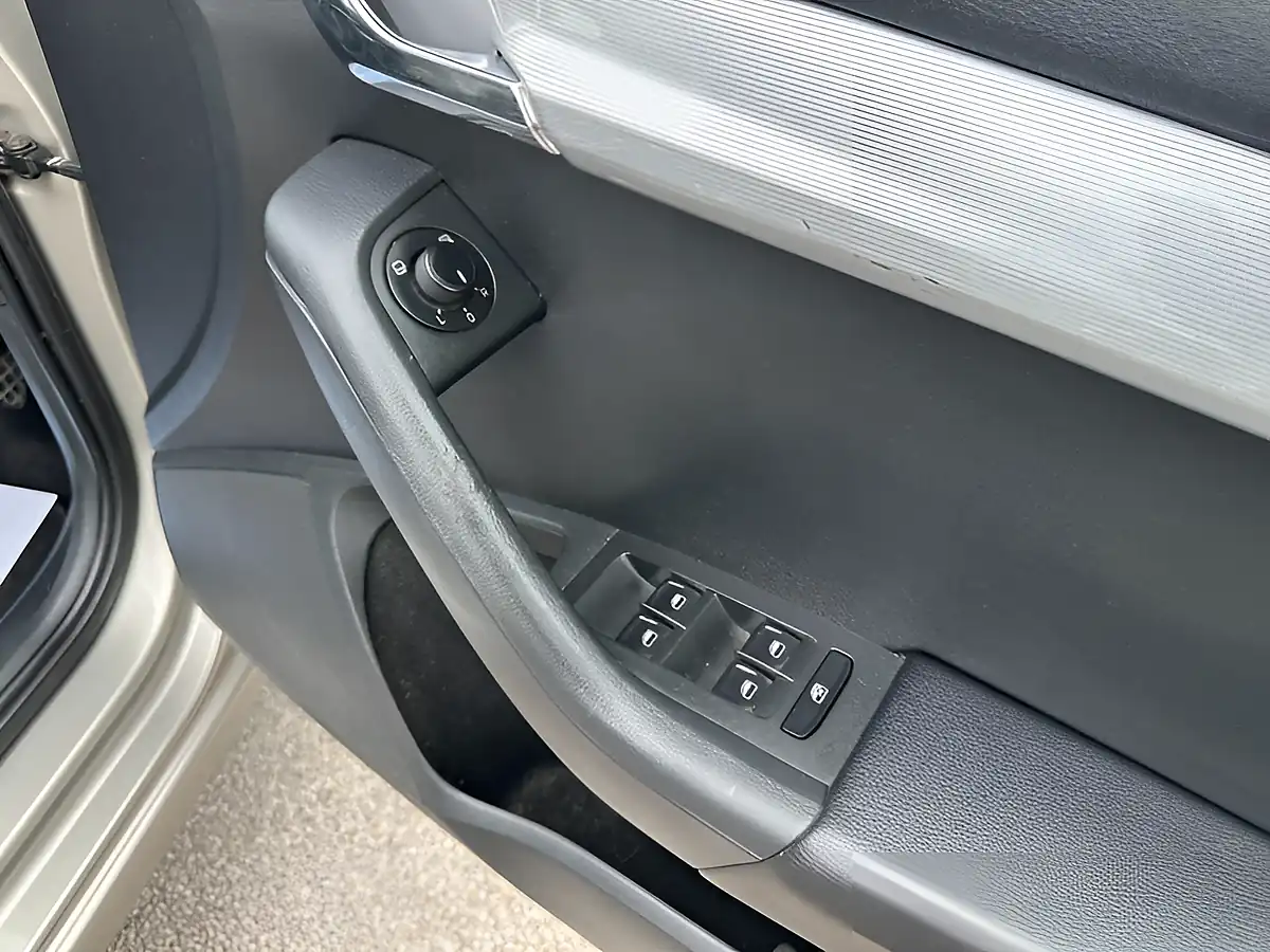 Used 2015 Skoda Octavia Elegance Beige - Interior and Exterior details 15