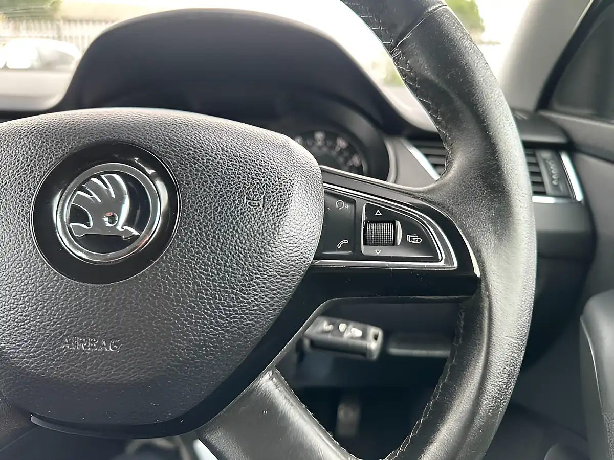 Used 2015 Skoda Octavia Elegance Beige - Interior and Exterior details 17