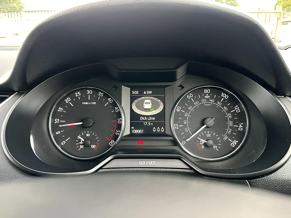 Used 2015 Skoda Octavia Elegance Beige - Interior and Exterior details 18