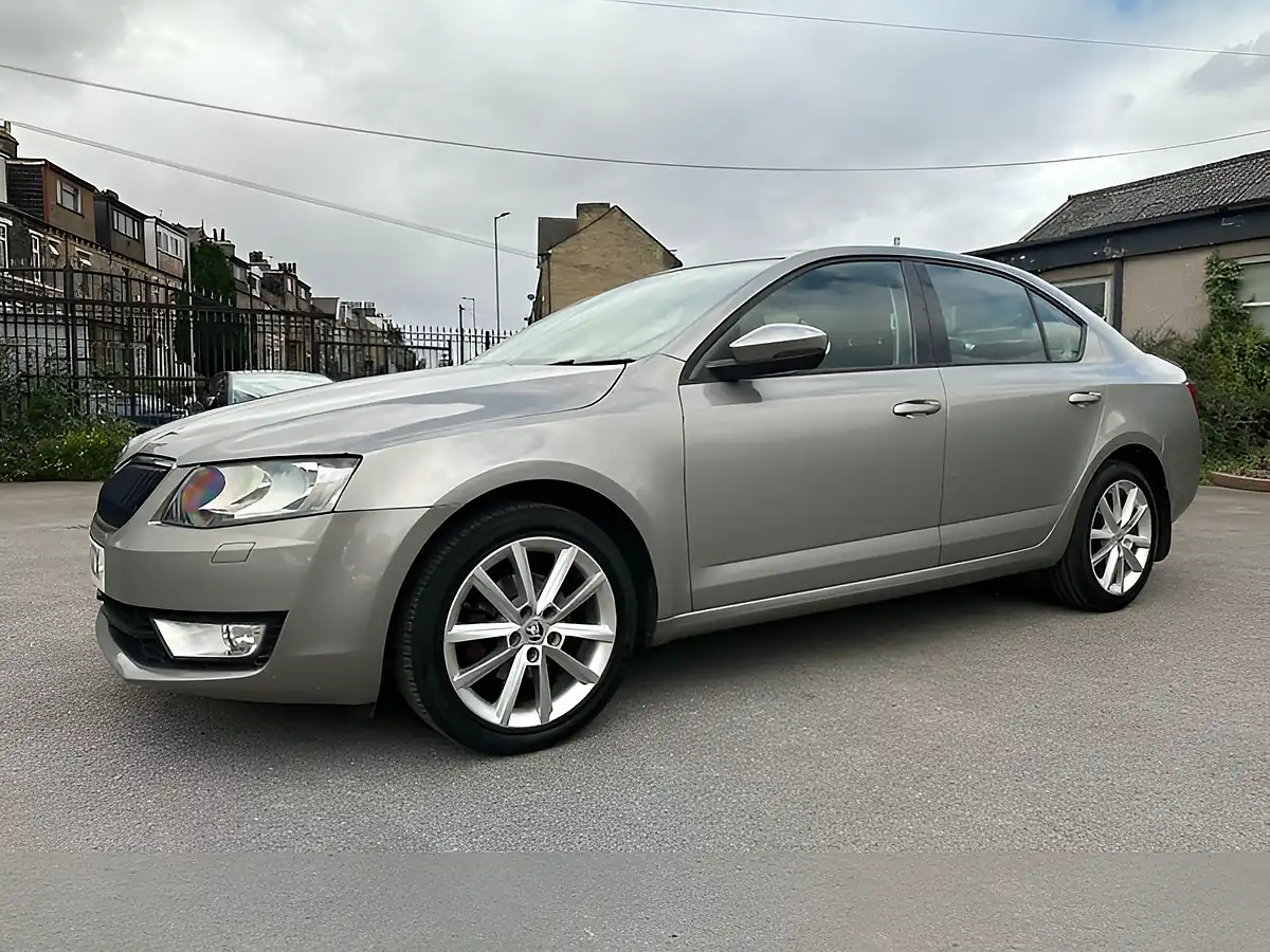 Used 2015 Skoda Octavia Elegance Beige - Interior and Exterior details 5