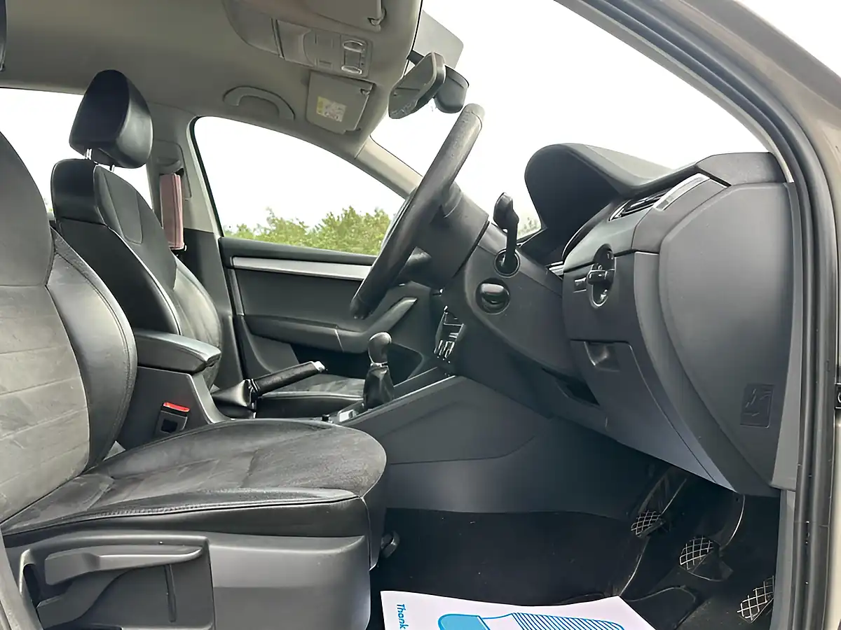 Used 2015 Skoda Octavia Elegance Beige - Interior and Exterior details 6