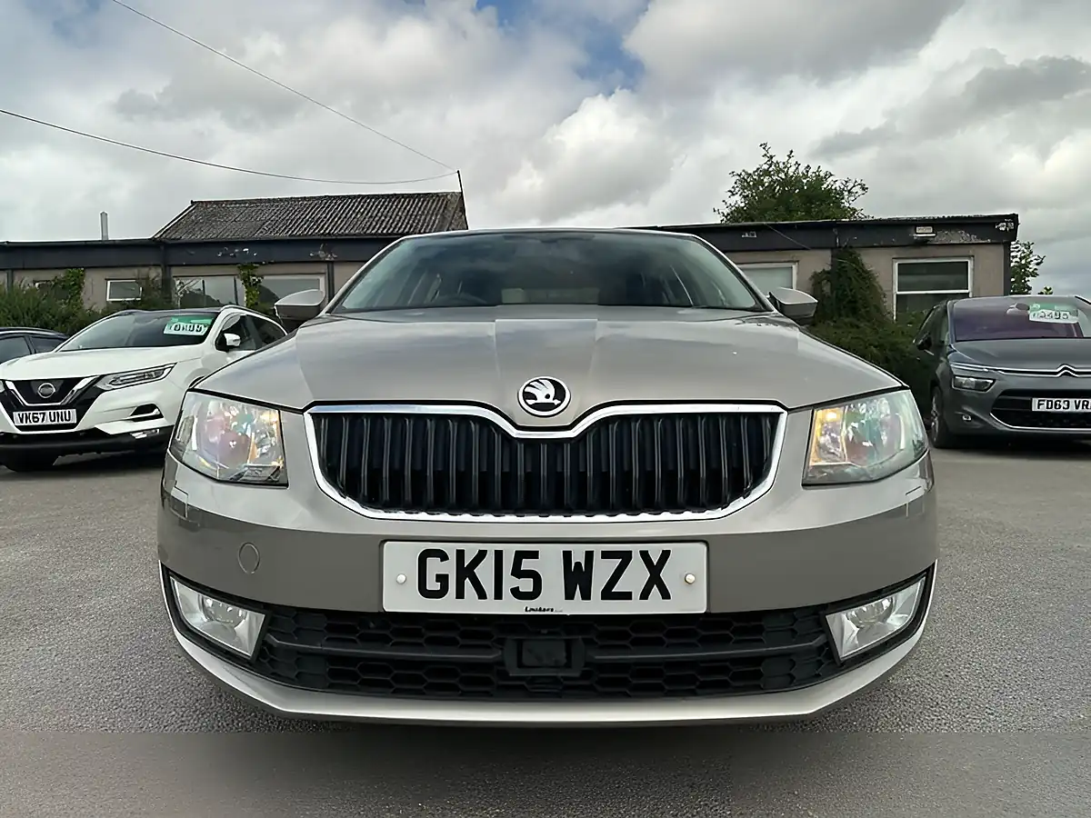 Used 2015 Skoda Octavia Elegance Beige - Interior and Exterior details 9
