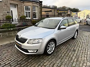 Used 2015 Skoda Octavia Elegance Brilliant Silver - Interior and Exterior details 3