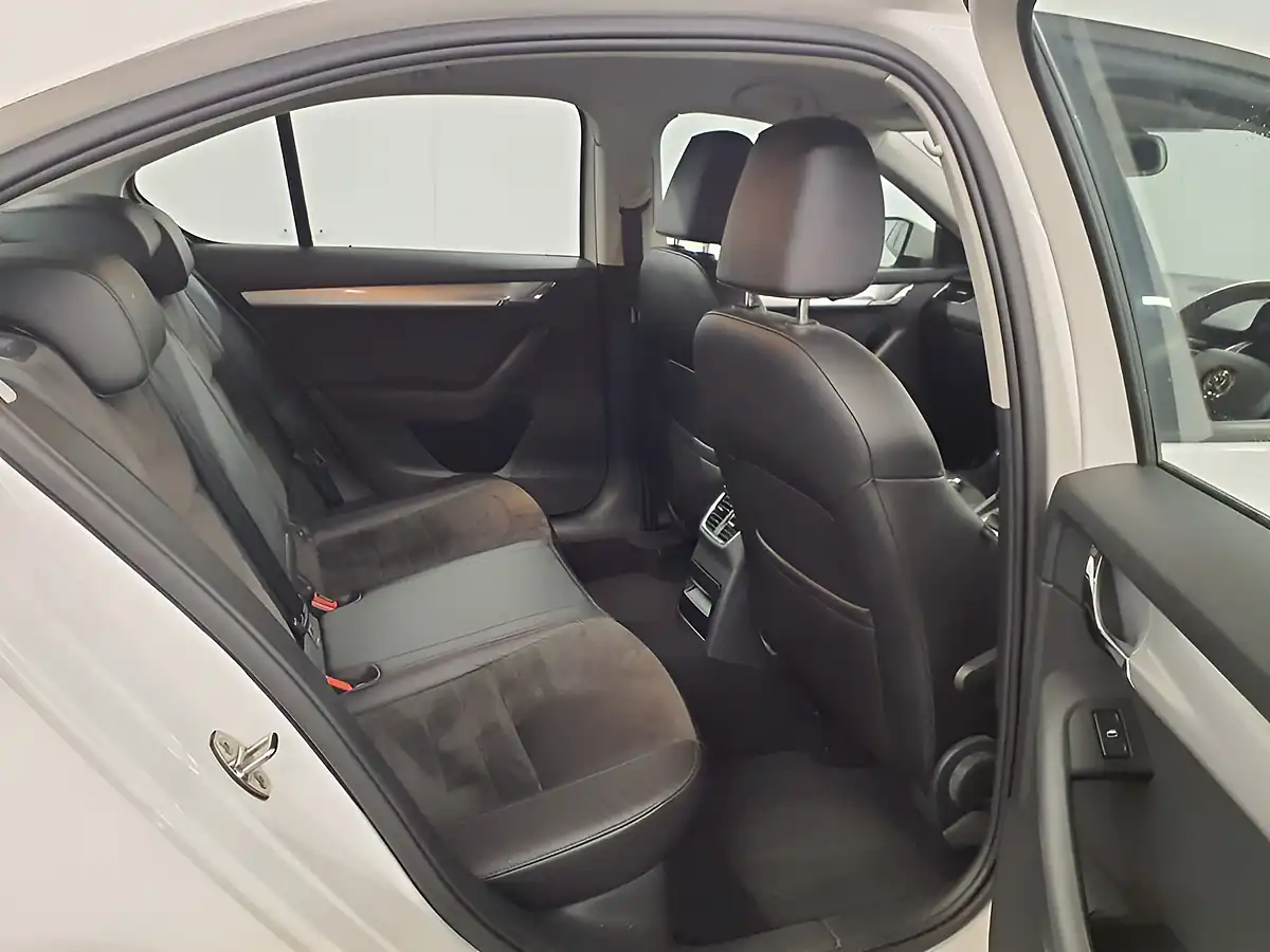 Used 2015 Skoda Octavia Elegance Edition White - Interior and Exterior details 11