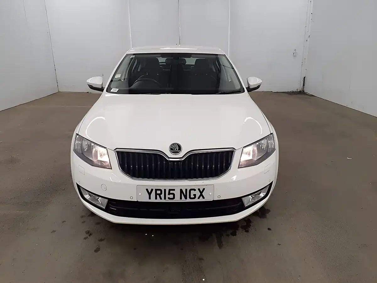Used 2015 Skoda Octavia Elegance Edition White - Interior and Exterior details 3