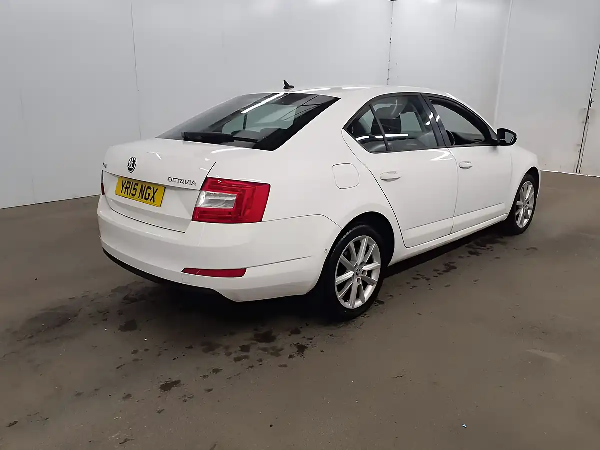 Used 2015 Skoda Octavia Elegance Edition White - Interior and Exterior details 8