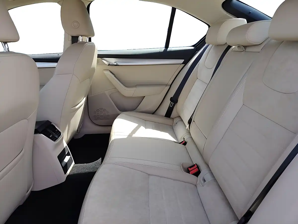Used 2015 Skoda Octavia Elegance Grey - Interior and Exterior details 10