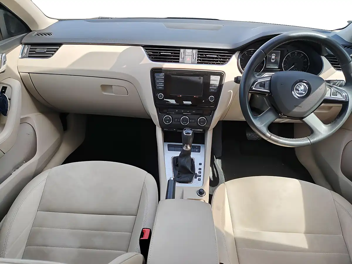 Used 2015 Skoda Octavia Elegance Grey - Interior and Exterior details 12