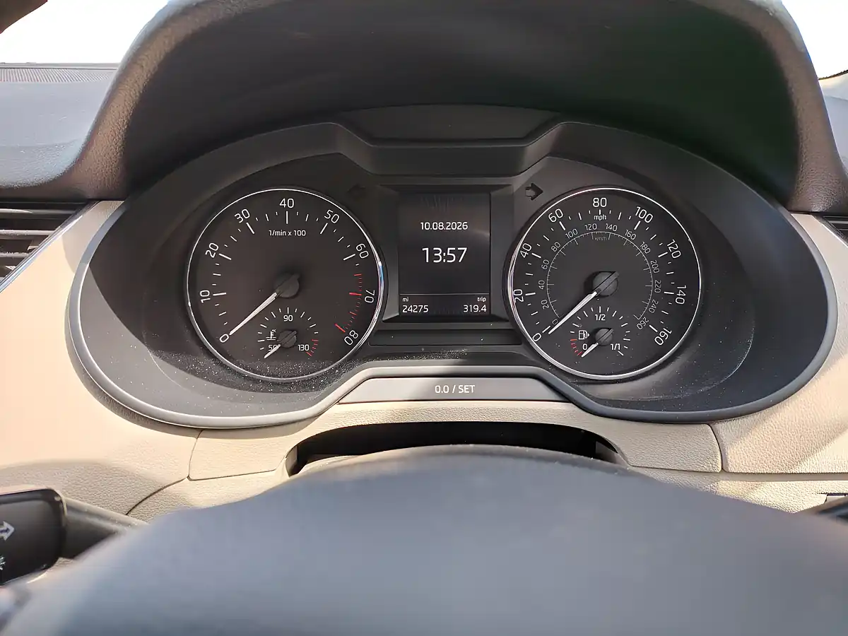 Used 2015 Skoda Octavia Elegance Grey - Interior and Exterior details 13