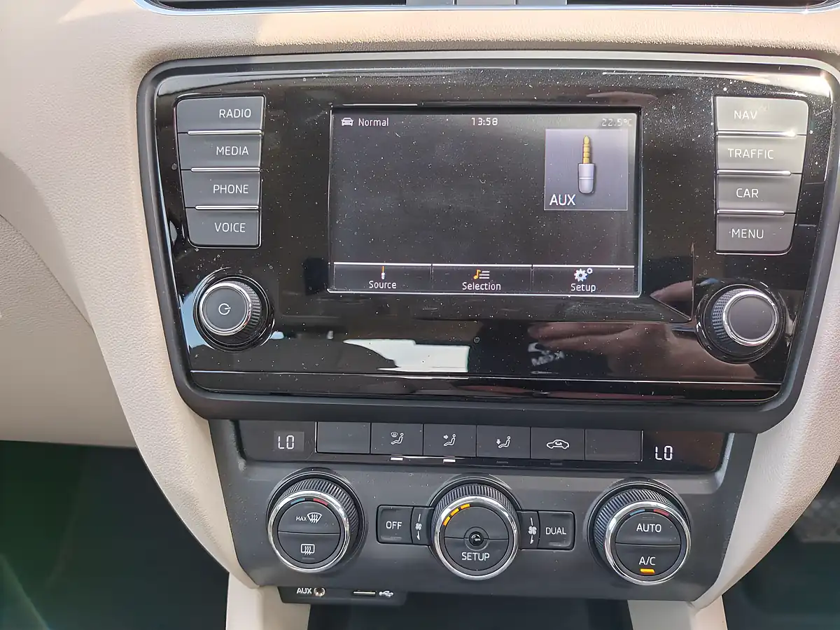Used 2015 Skoda Octavia Elegance Grey - Interior and Exterior details 15