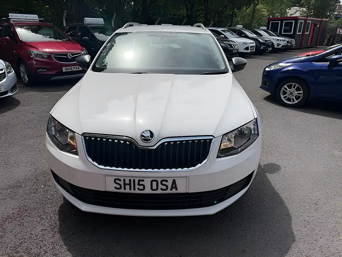 Used 2015 Skoda Octavia S White - Interior and Exterior details 2