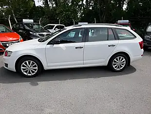 Used 2015 Skoda Octavia S White - Interior and Exterior details 4