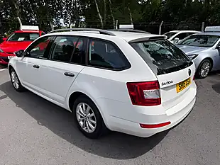 Used 2015 Skoda Octavia S White - Interior and Exterior details 5