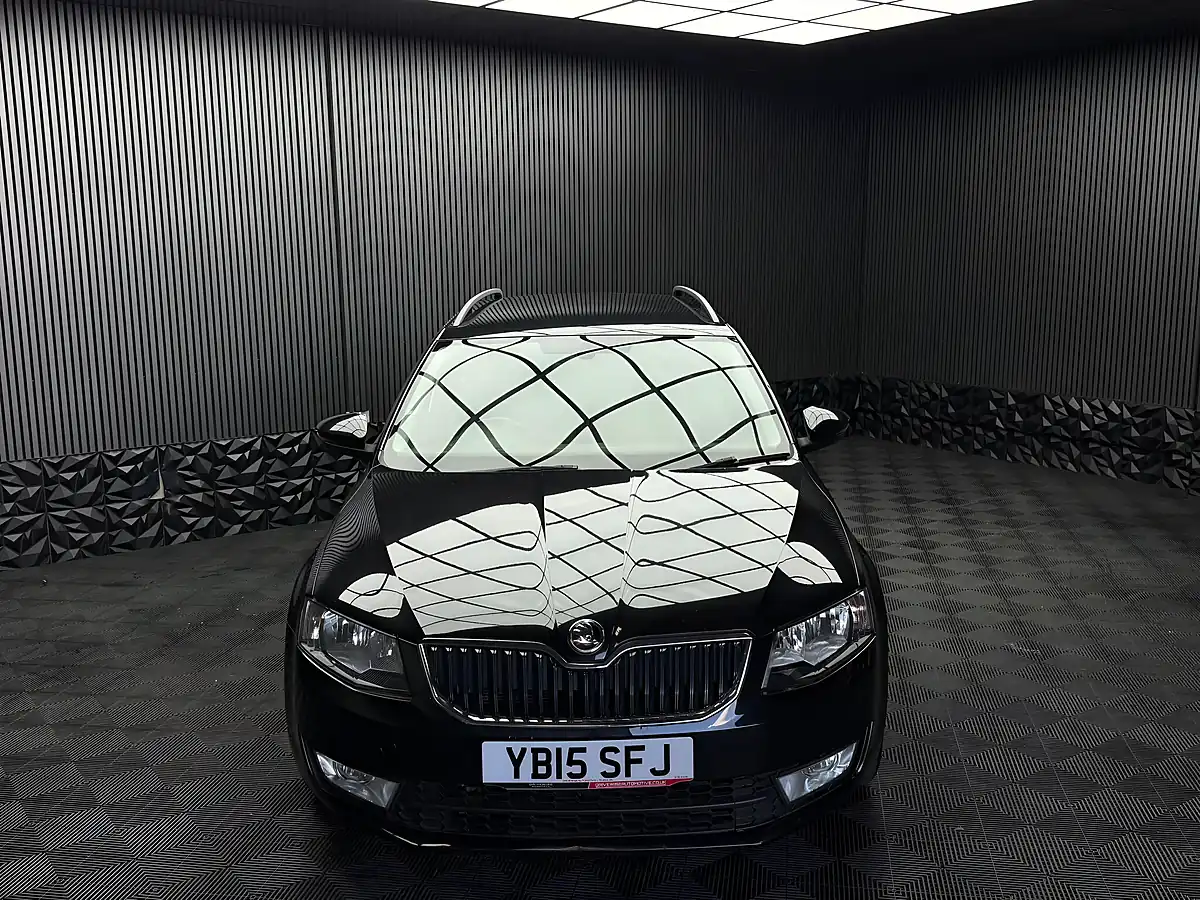 Used 2015 Skoda Octavia Se 4WD Black - Interior and Exterior details 2