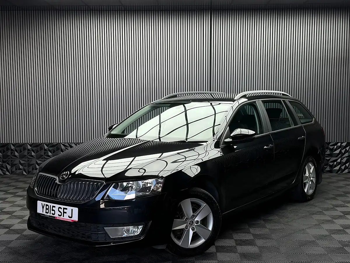 Used 2015 Skoda Octavia Se 4WD Black - Interior and Exterior details 3