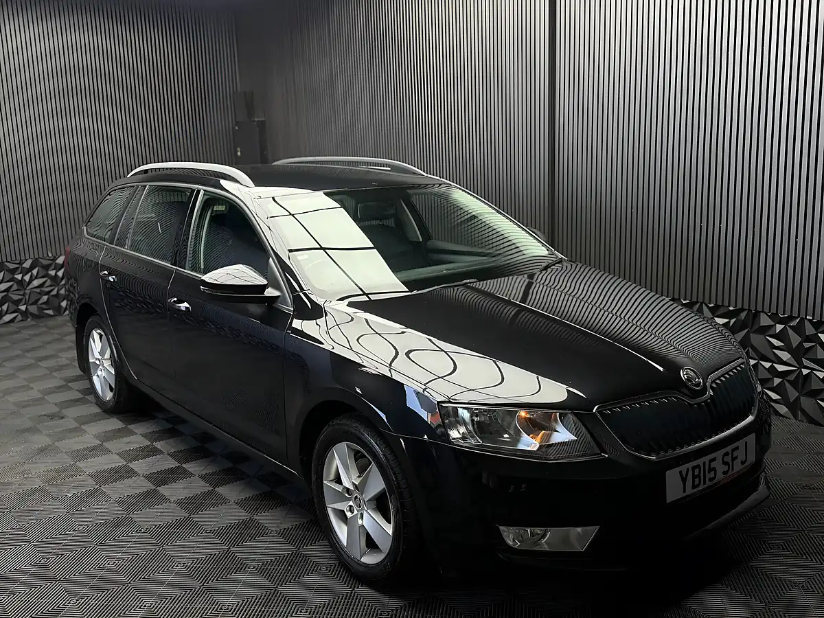 Used 2015 Skoda Octavia Se 4WD Black - Interior and Exterior details 4