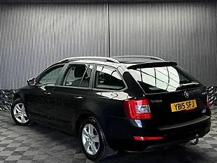 Used 2015 Skoda Octavia Se 4WD Black - Interior and Exterior details 5