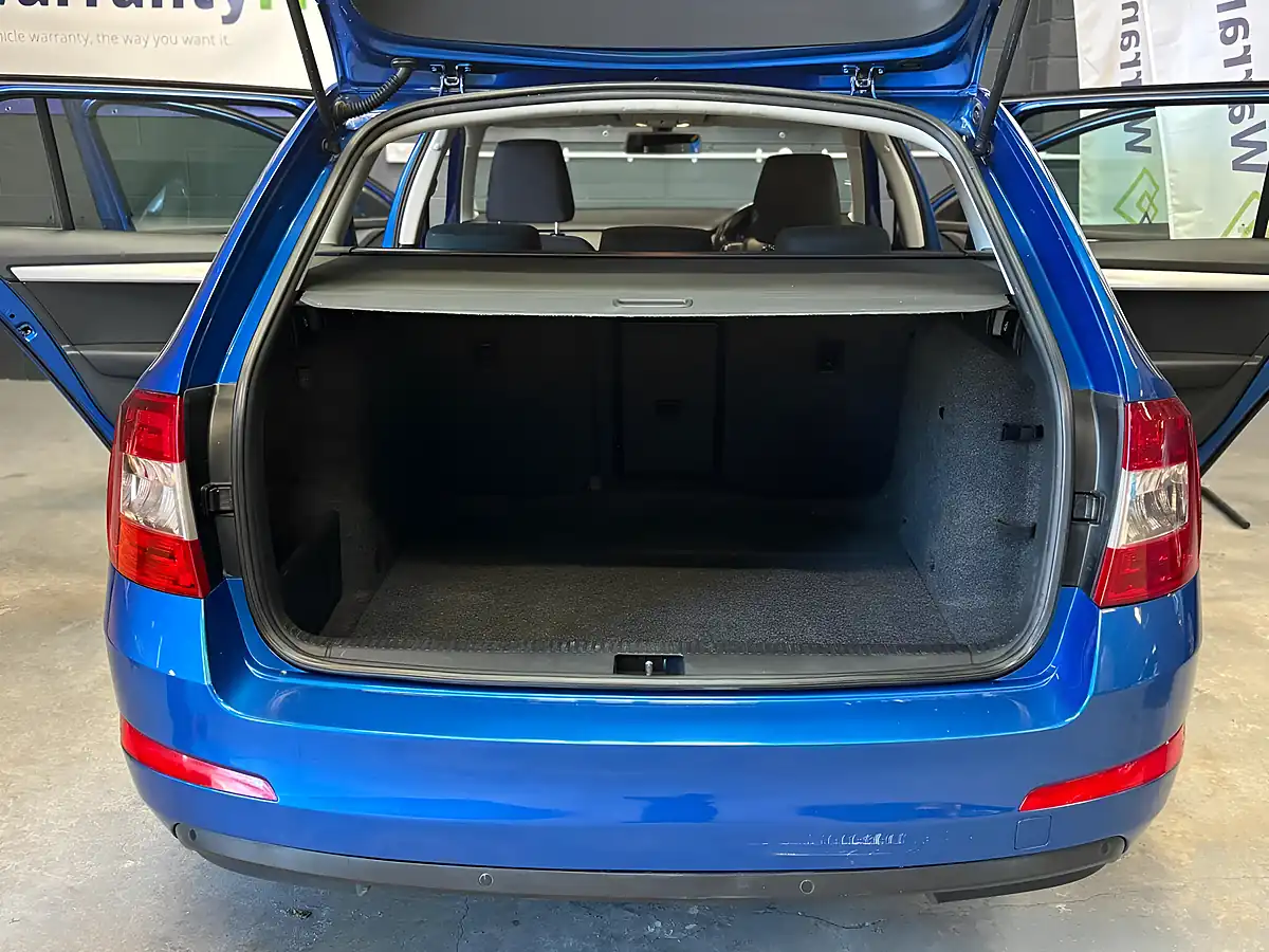 Used 2015 Skoda Octavia Se Business Greenline Iii Blue - Interior and Exterior details 12