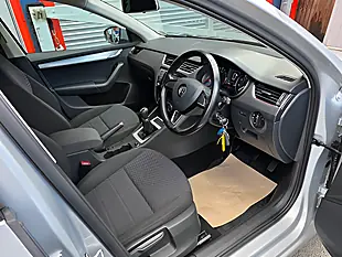 Used 2015 Skoda Octavia Se Silver - Interior and Exterior details 10